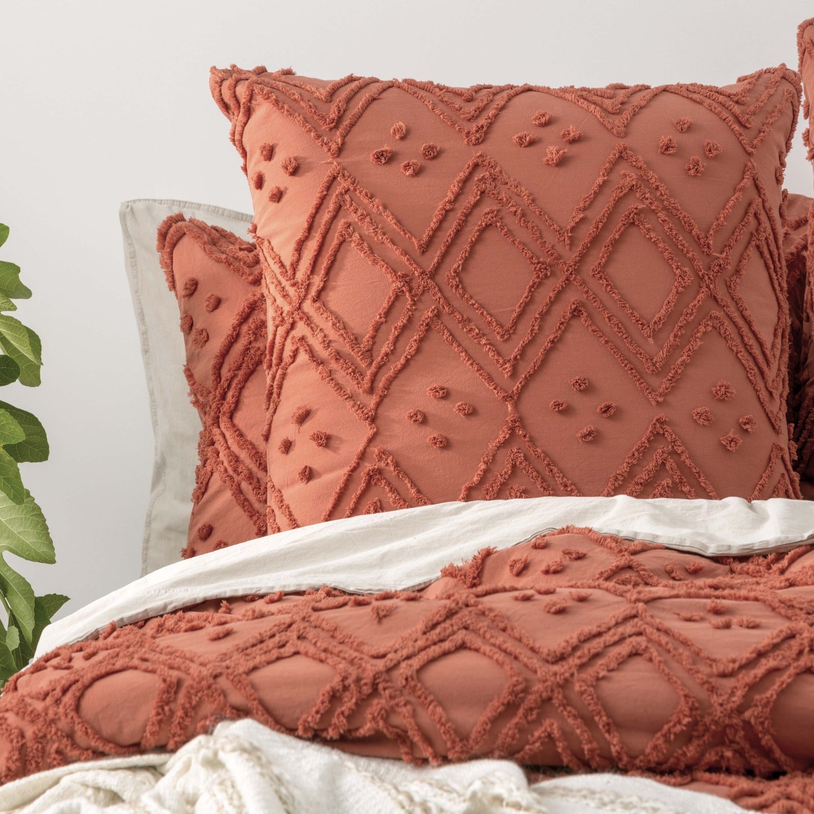 Park Avenue Medallion cotton Vintage washed Tufted Quilt Cover set Queen Auburn