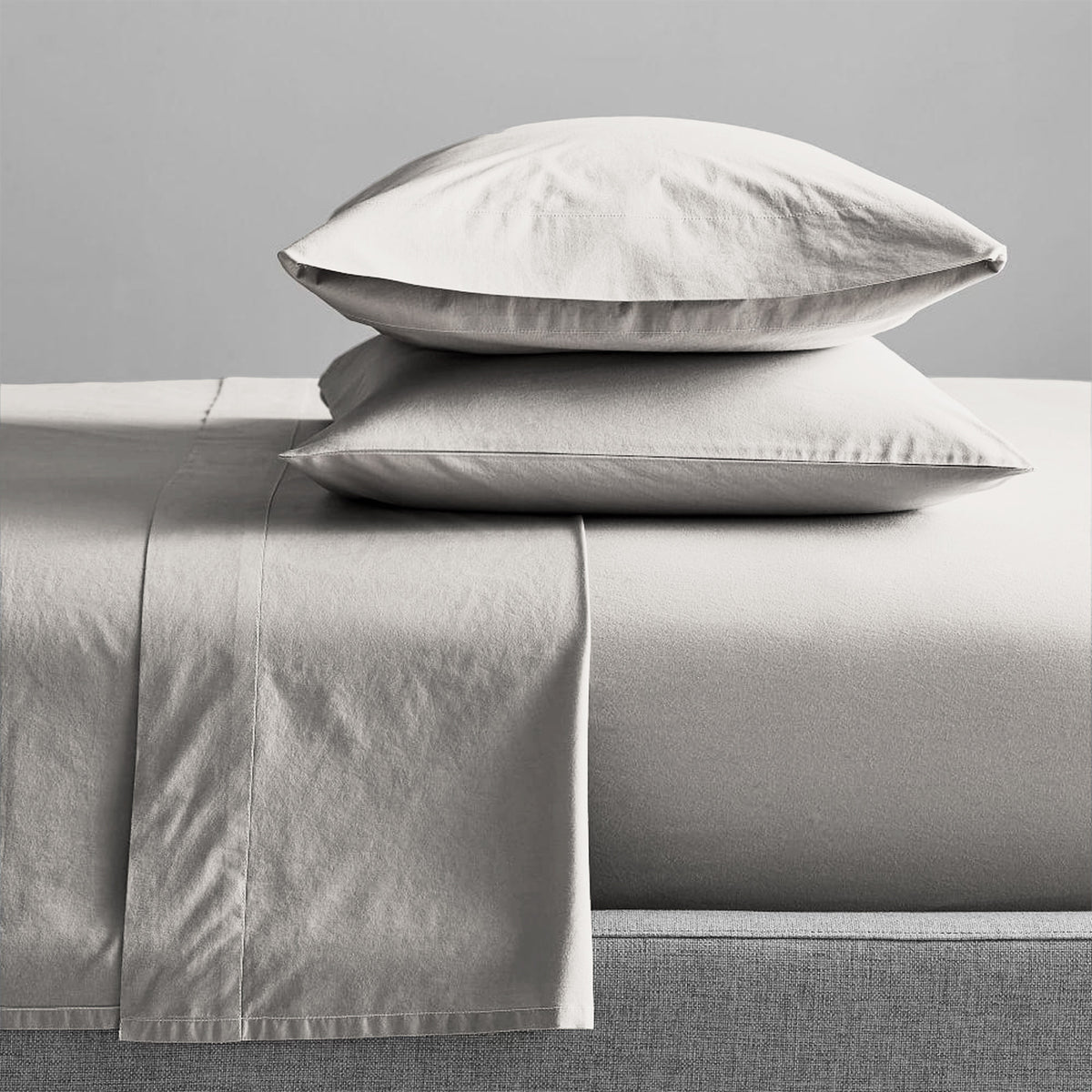 Renee Taylor 300 Thread Count 100 % Organic Cotton Sheet sets Mega Queen Moonbeam
