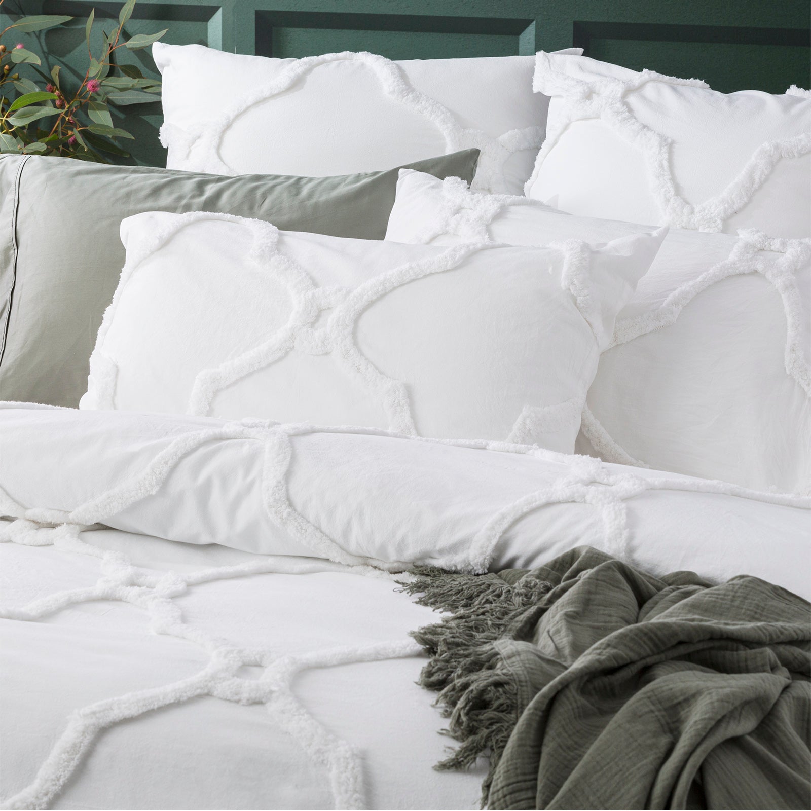Renee Taylor Moroccan 100% Cotton Chenille Vintage washed Tufted Quilt cover set Super King White