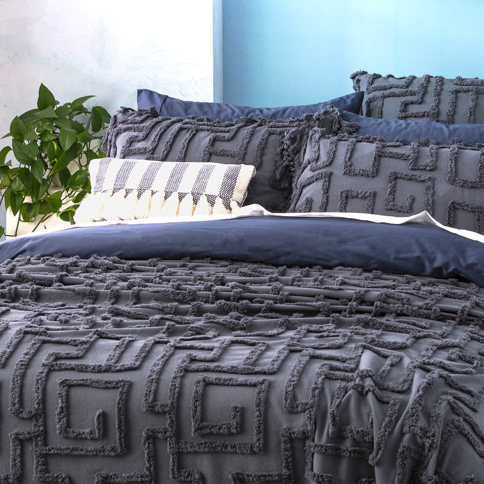 Renee Taylor Riley 100% Cotton Vintage Washed Tufted Bed Cover Set Queen/King Slate