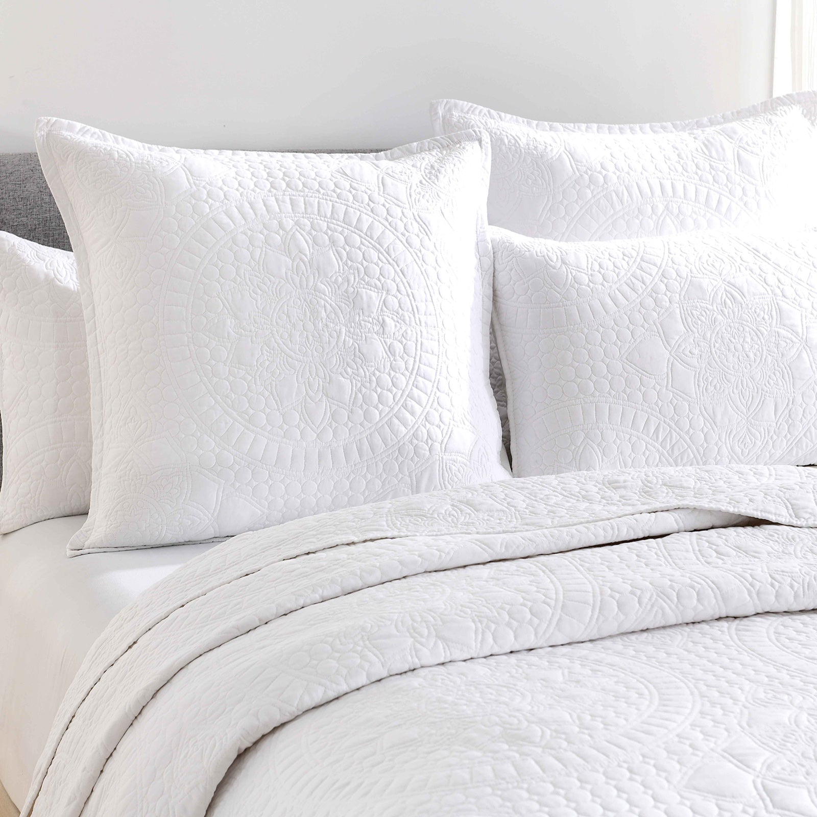 Renee Taylor Asher Jacquard Coverlet Set Single/Double White