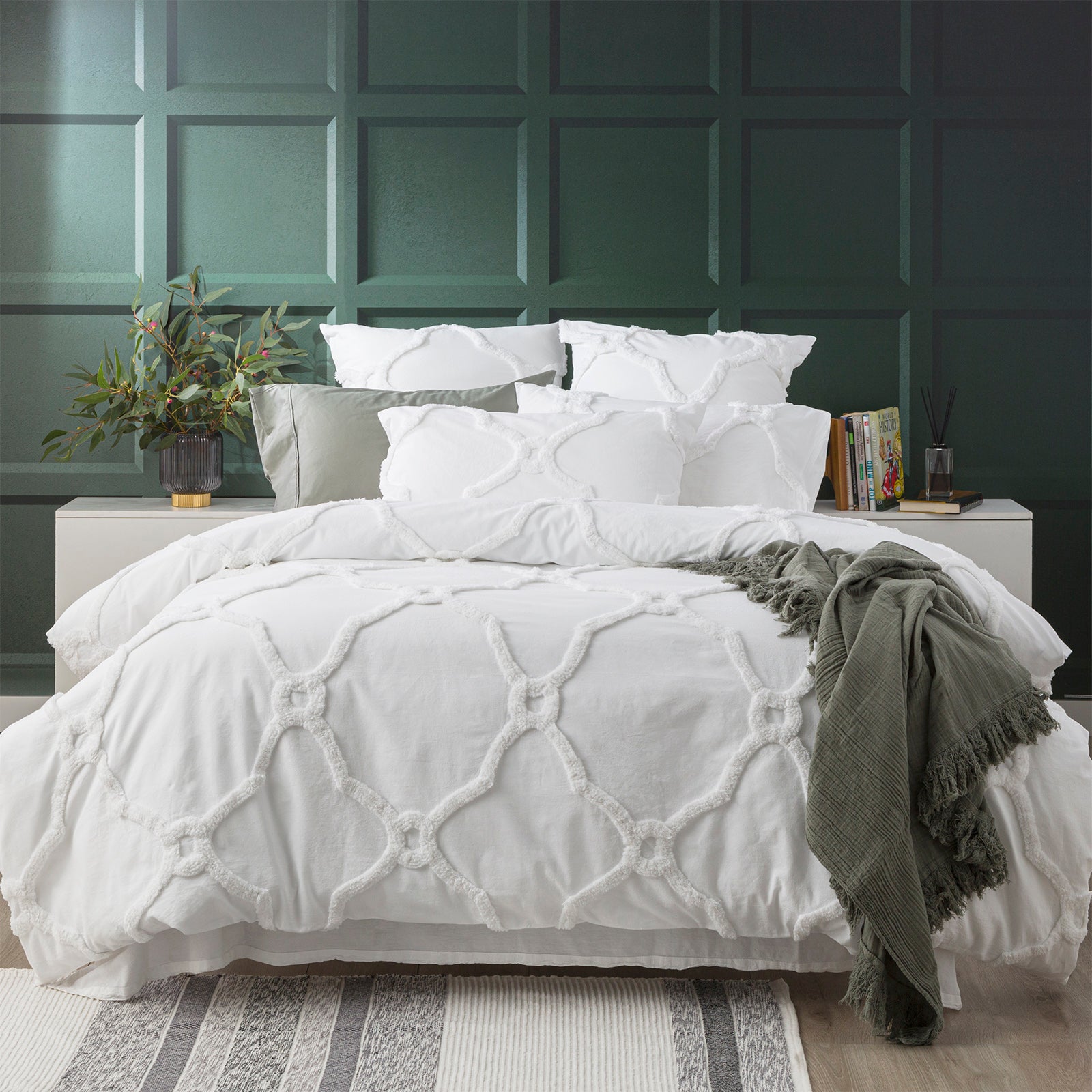Renee Taylor Moroccan 100% Cotton Chenille Vintage washed Tufted Quilt cover set King White