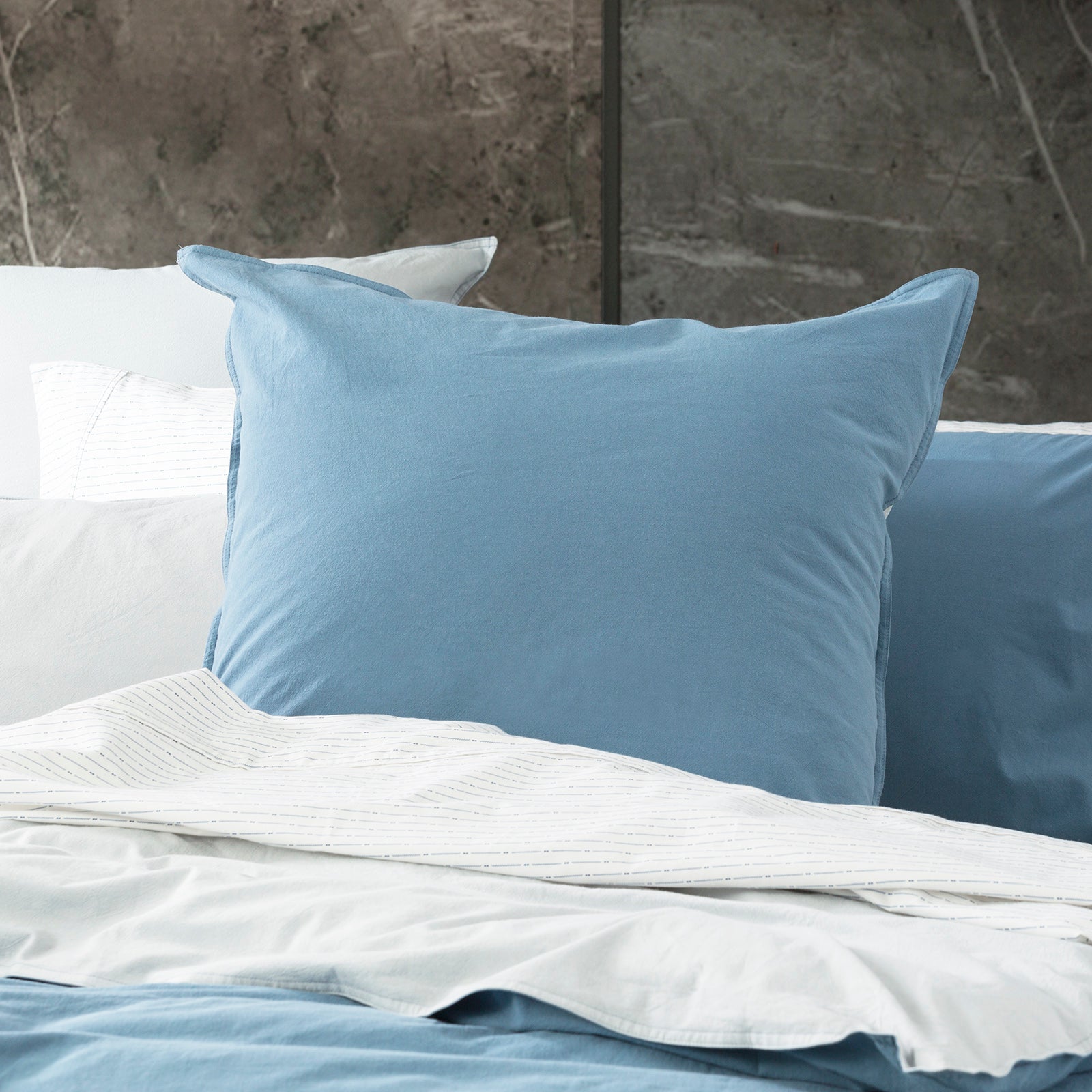 Renee Taylor Essentials Vintage stone washed reversible Quilt cover set Queen Blue