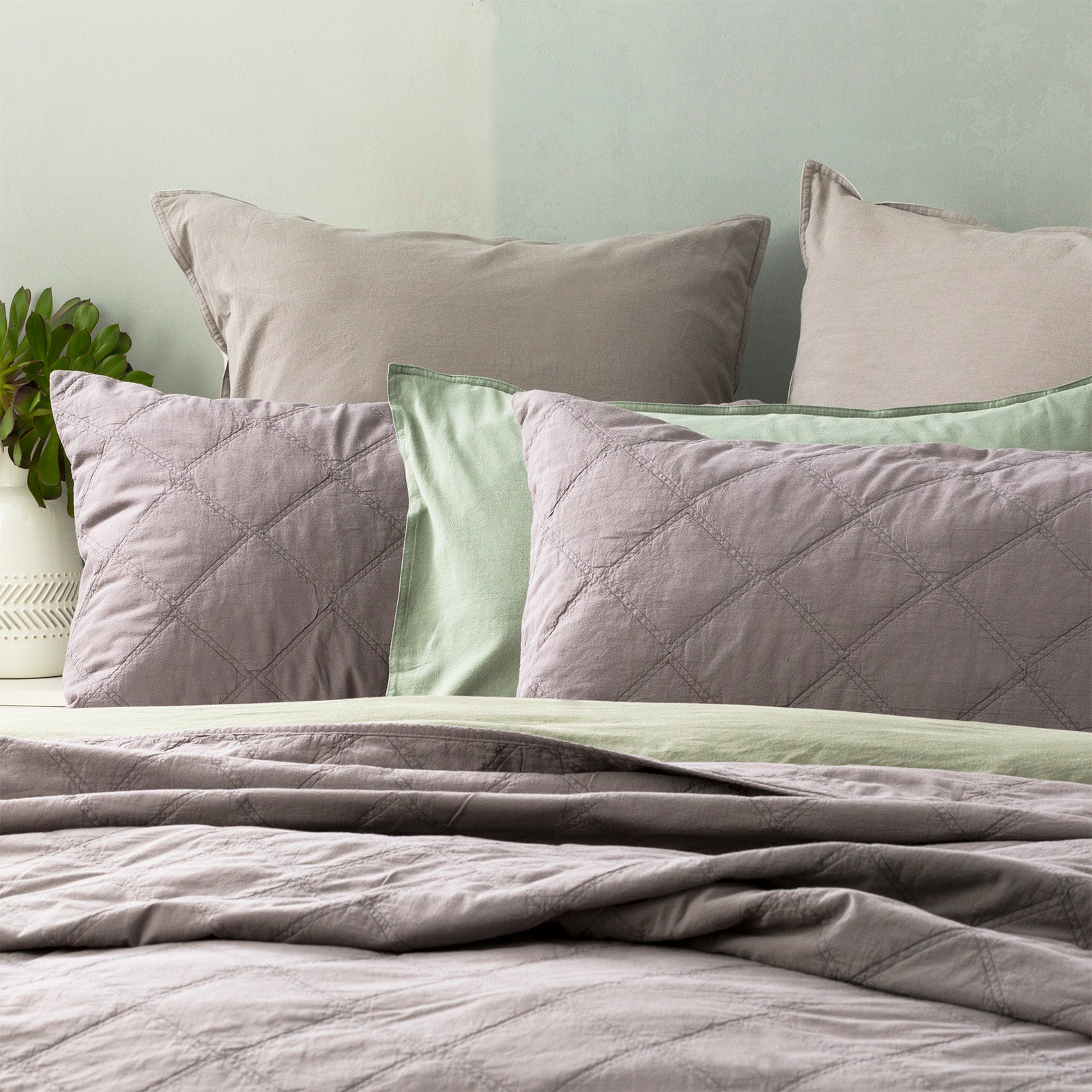 Renee Taylor Attwood Vintage Stone Washed Cotton Quilted Coverlet set Super King Charcoal