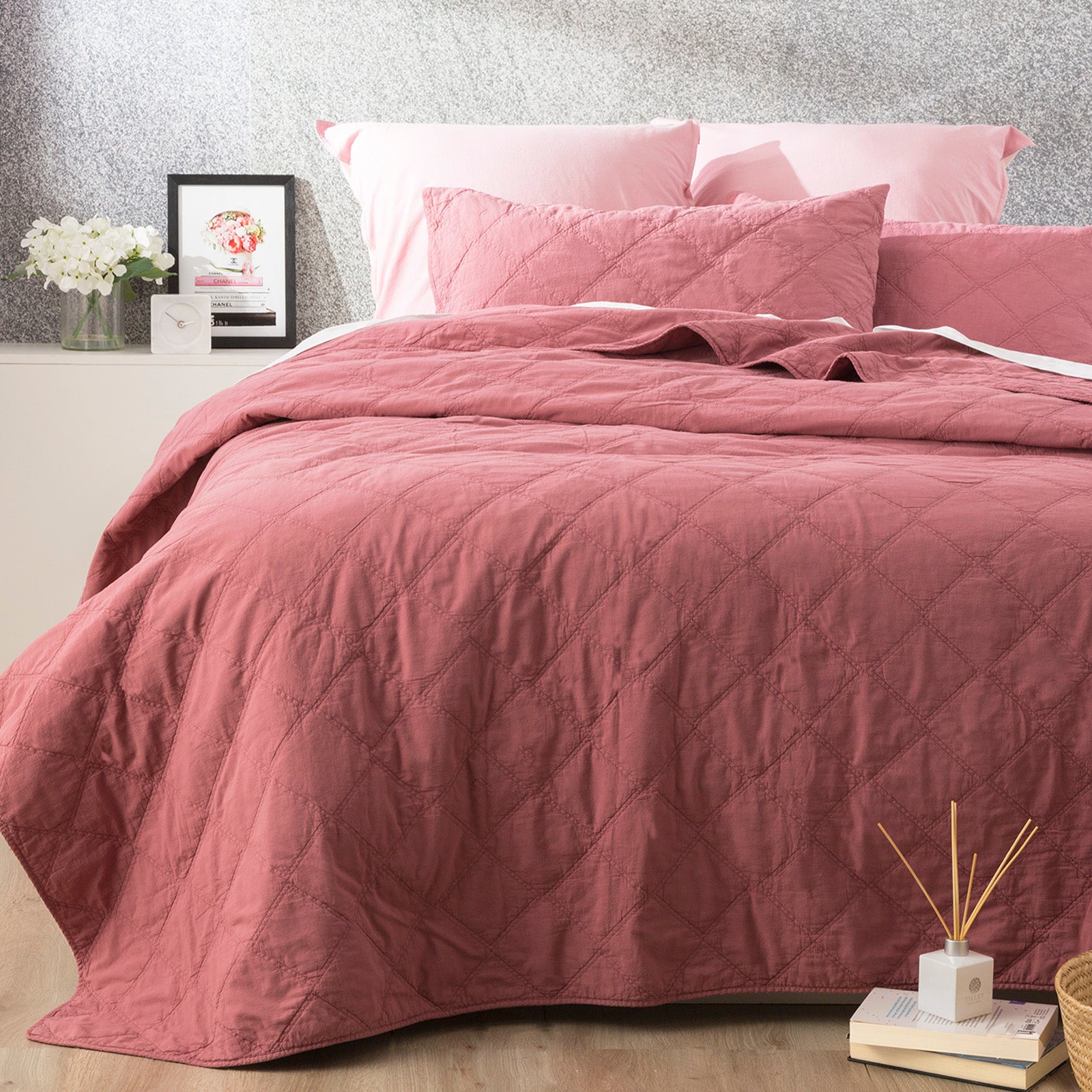 Renee Taylor Attwood Vintage Stone Washed Cotton Quilted Coverlet Set Single/ Double Rose