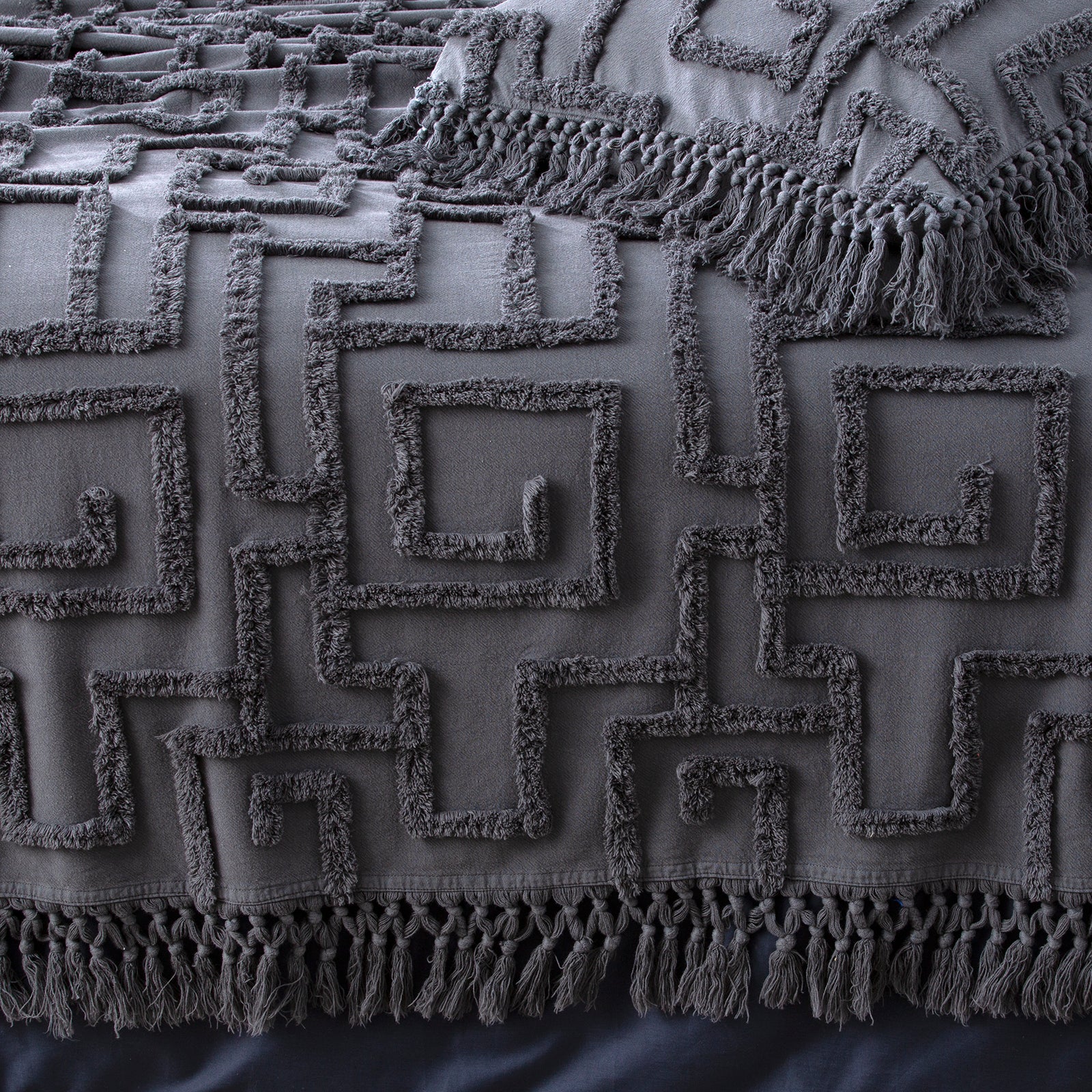 Renee Taylor Riley 100% Cotton Vintage Washed Tufted Bed Cover Set Queen/King Slate