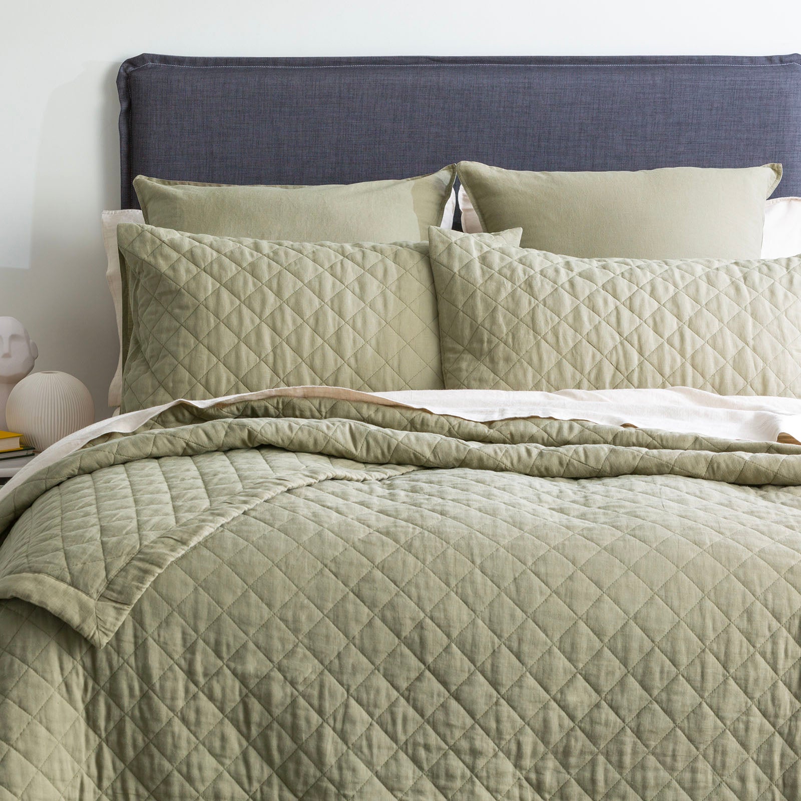 Renee Taylor Cavallo Stone washed French Linen Quilted Bed Coverlet Set Queen/King Jade