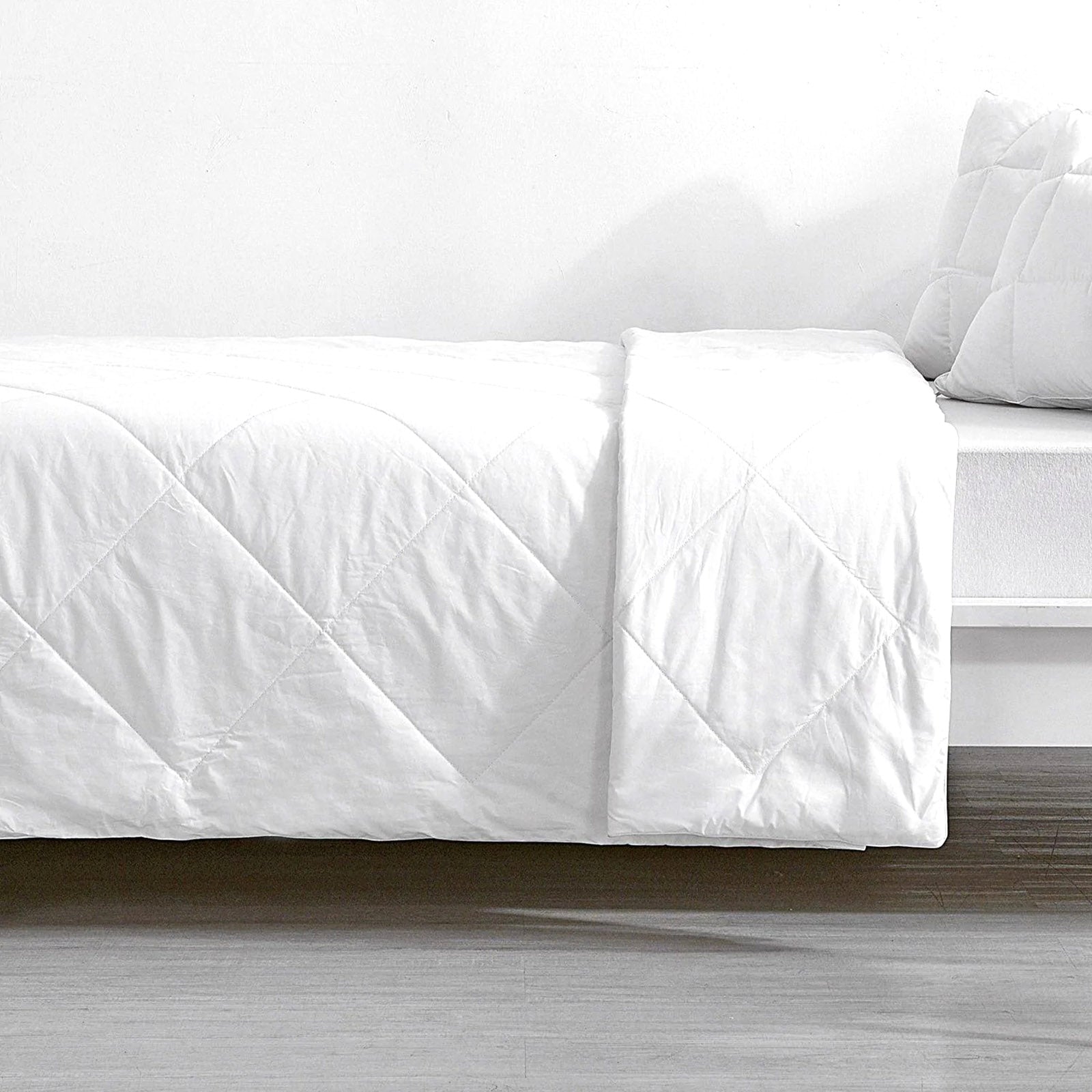 Renee Taylor Premium Light Weight All Cotton Quilt Super King