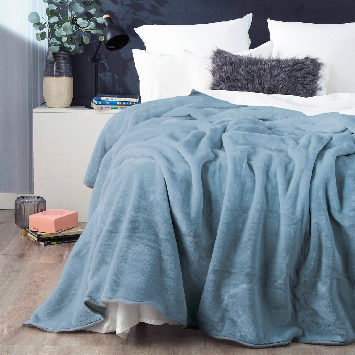 Renee Taylor Heavy Weight Acrylic Mink Blanket 220 x 240 cm