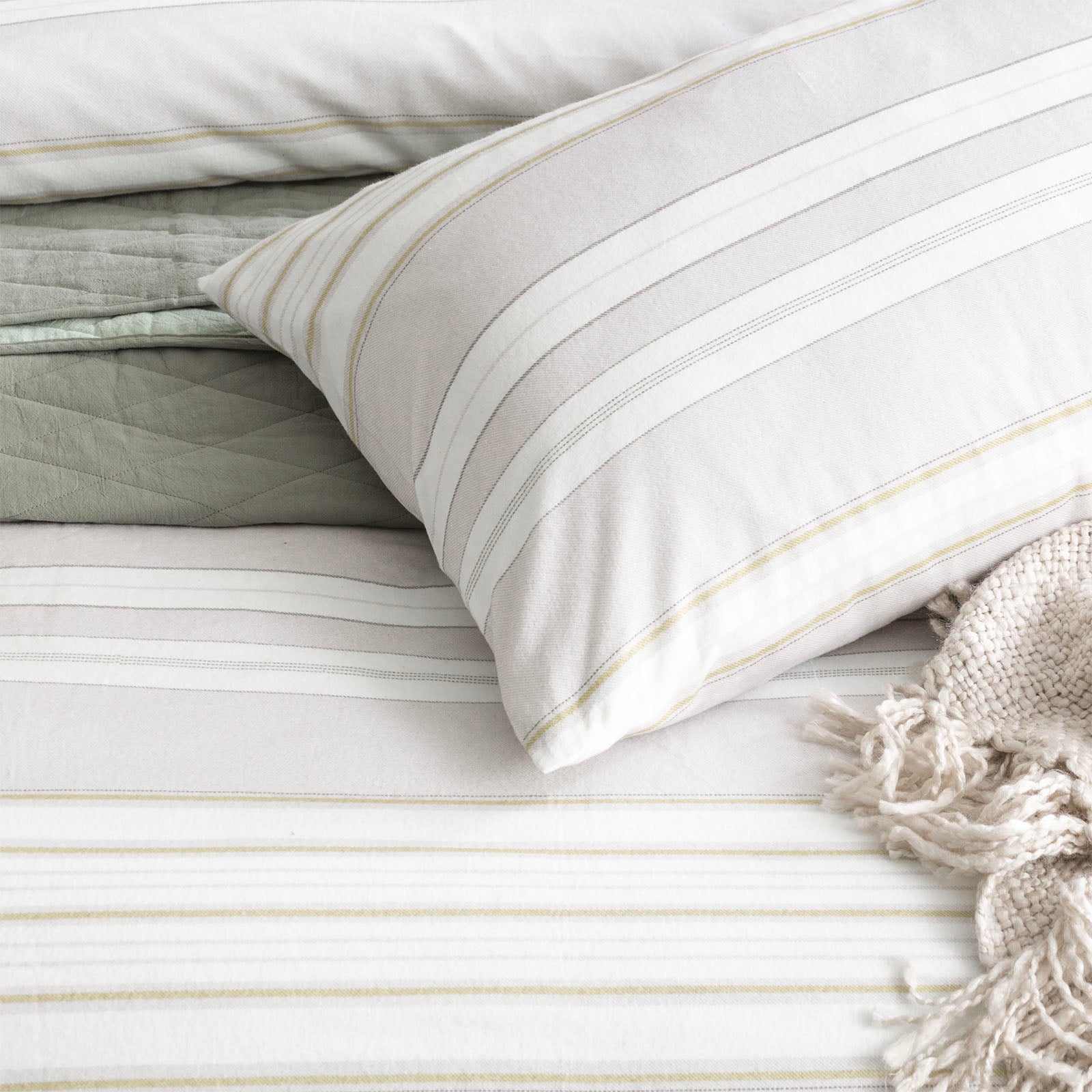 Park Avenue 175 GSM Egyptian Cotton Flannelette Quilt Cover Set King Bon Fire
