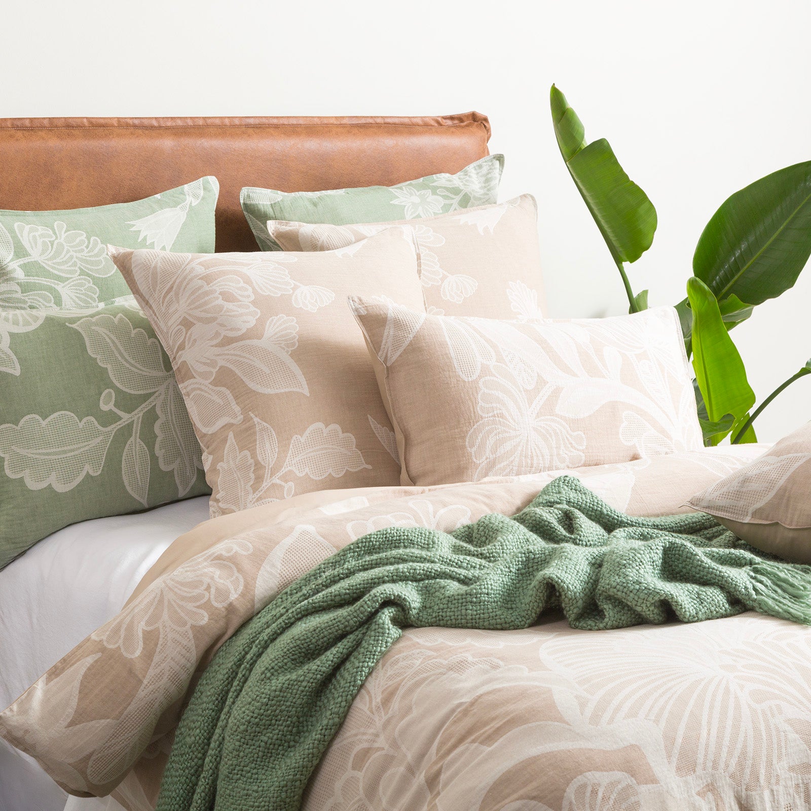 Renee Taylor Bentley Cotton Jacquard Quilt cover set Super King Nude
