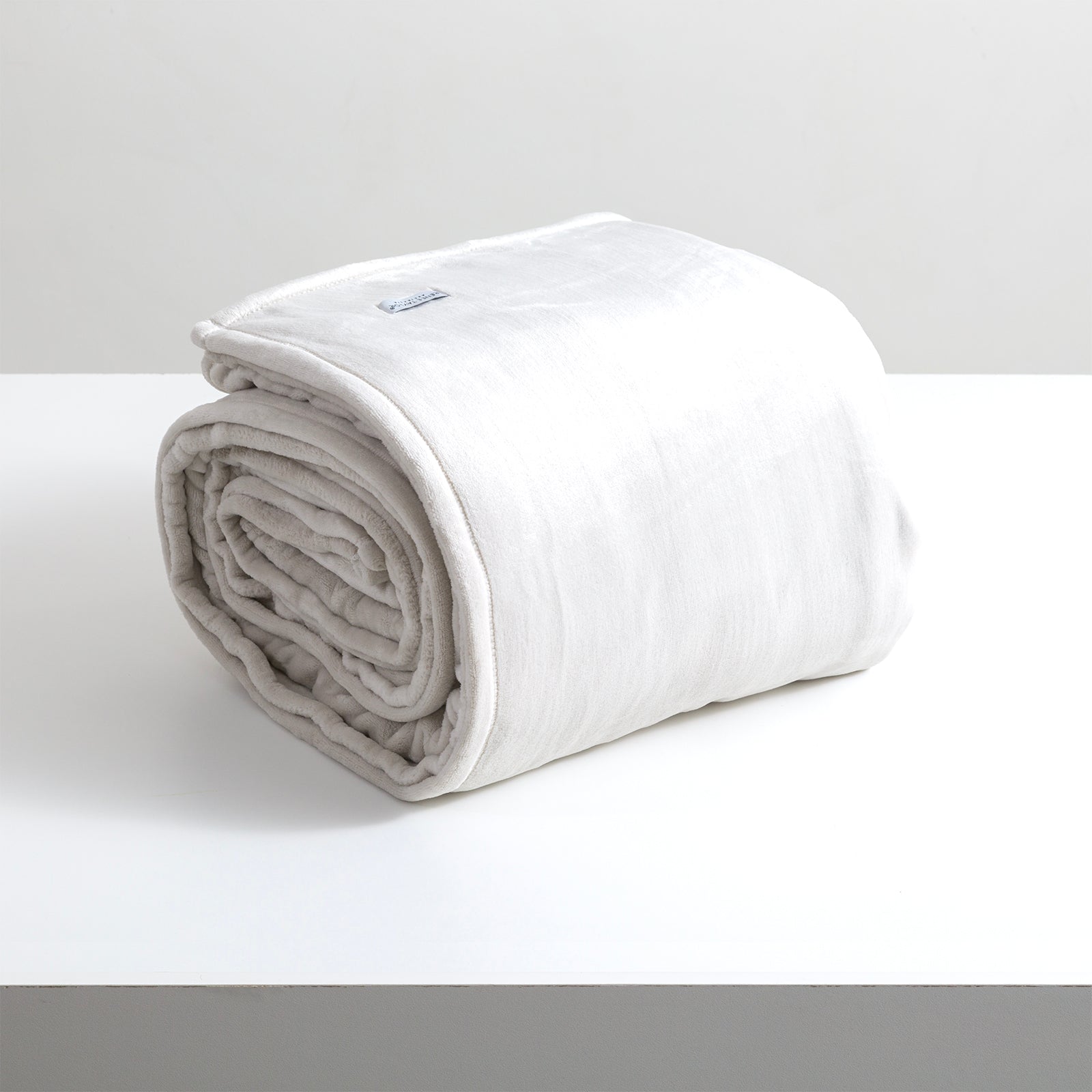 Renee Taylor Plush 380 GSM Ultra Soft Velvet Blanket Queen/King Silver Line