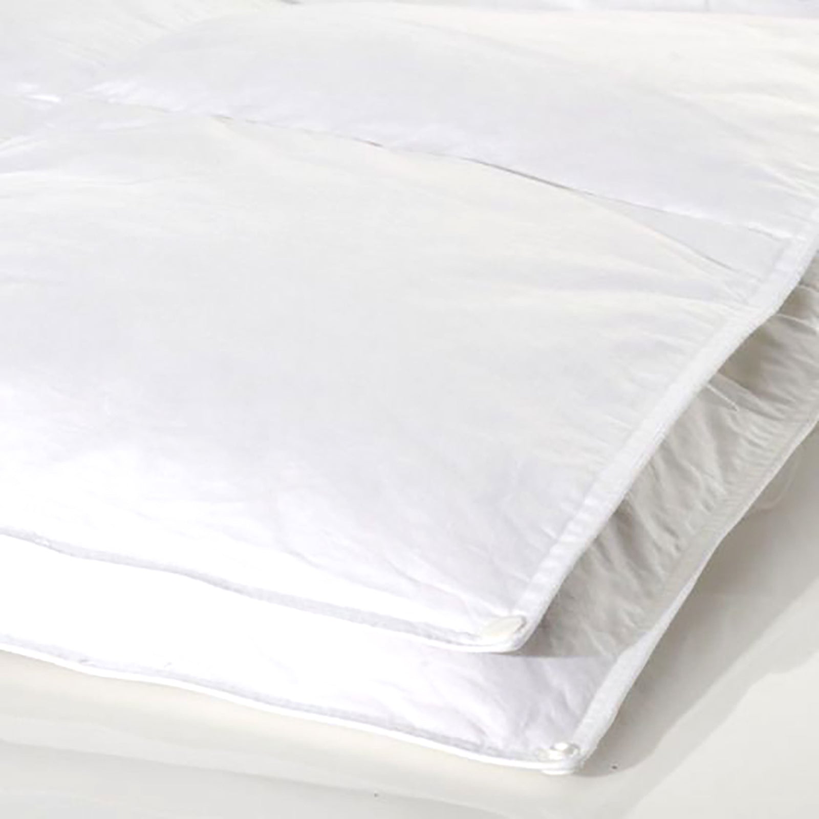 Renee Taylor Supreme Four Seasons Clip Together 80% White Duck Down and Feather Quilt