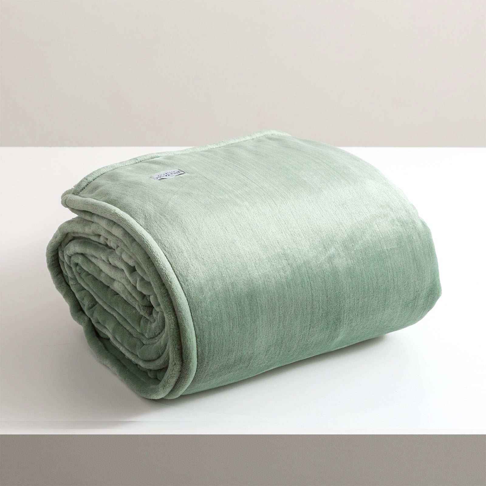 Renee Taylor Plush 380 GSM Ultra Soft Velvet Blanket Queen/King Eucalyptus