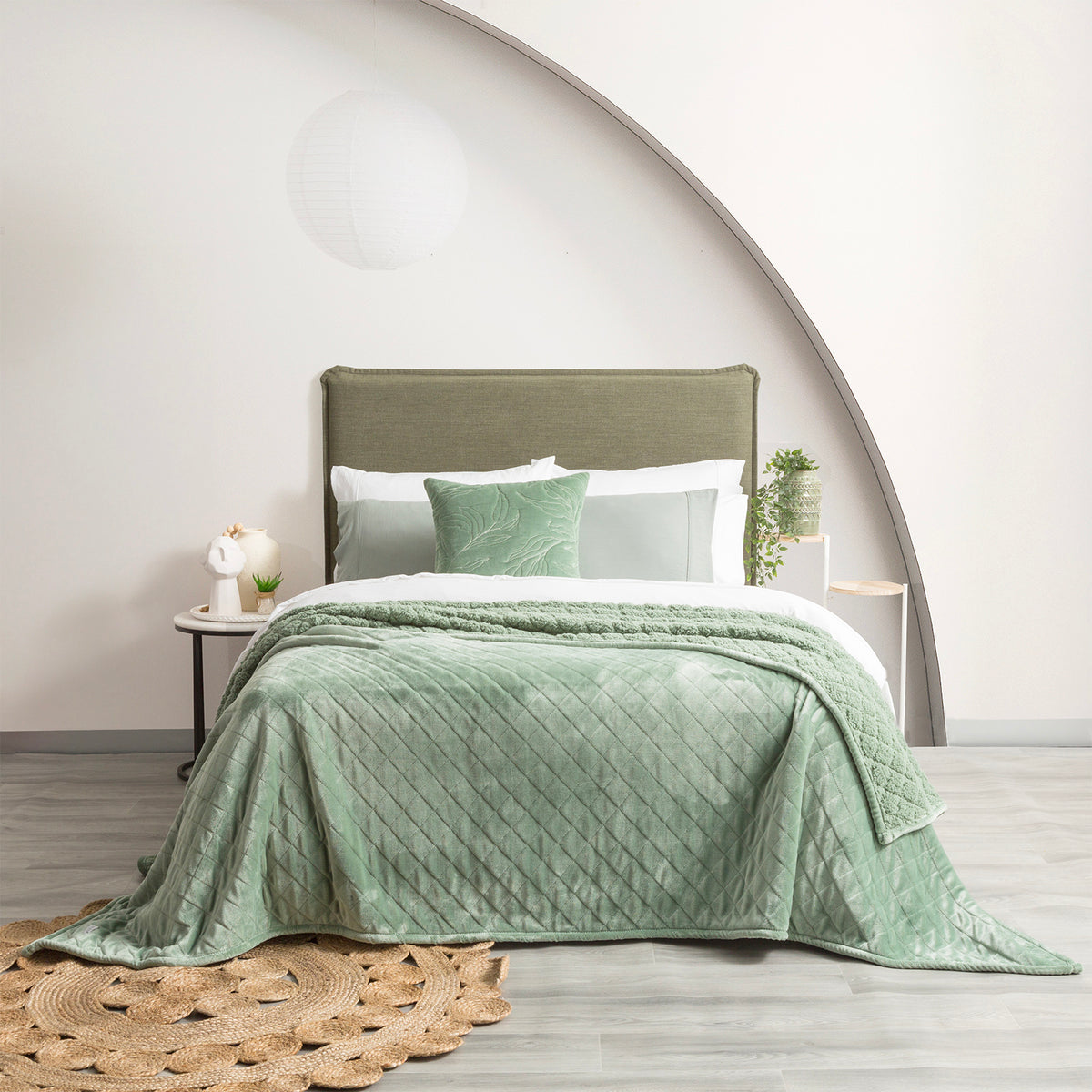 Renee Taylor Heston 480 GSM Ultra Soft Velvet Sherpa Blanket - Super King - Eucalyptus