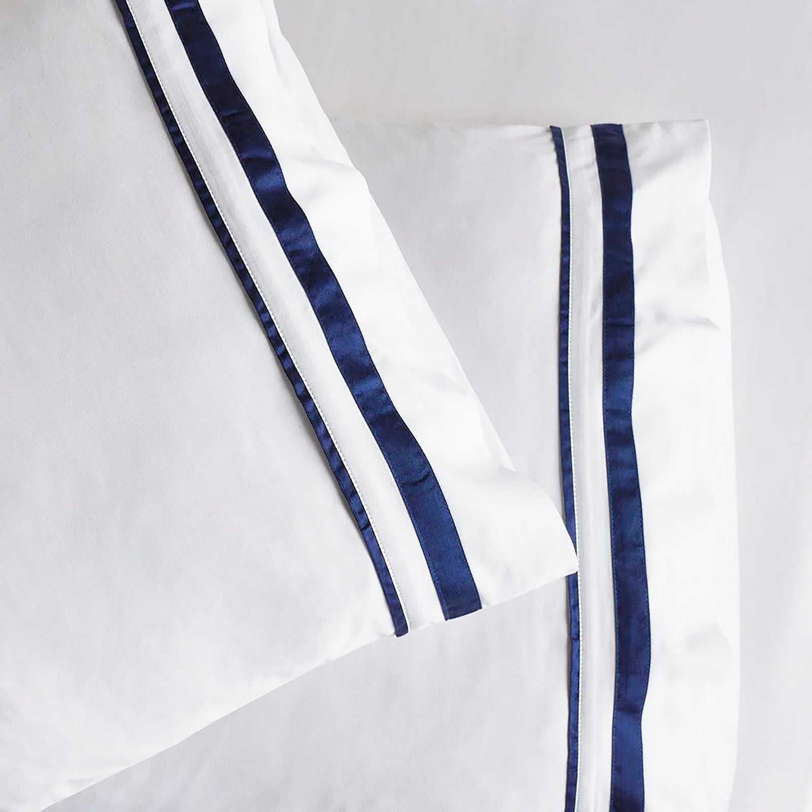 Renee Taylor Cloud 1000 TC Egyptian Cotton Sheet sets Split King White Navy