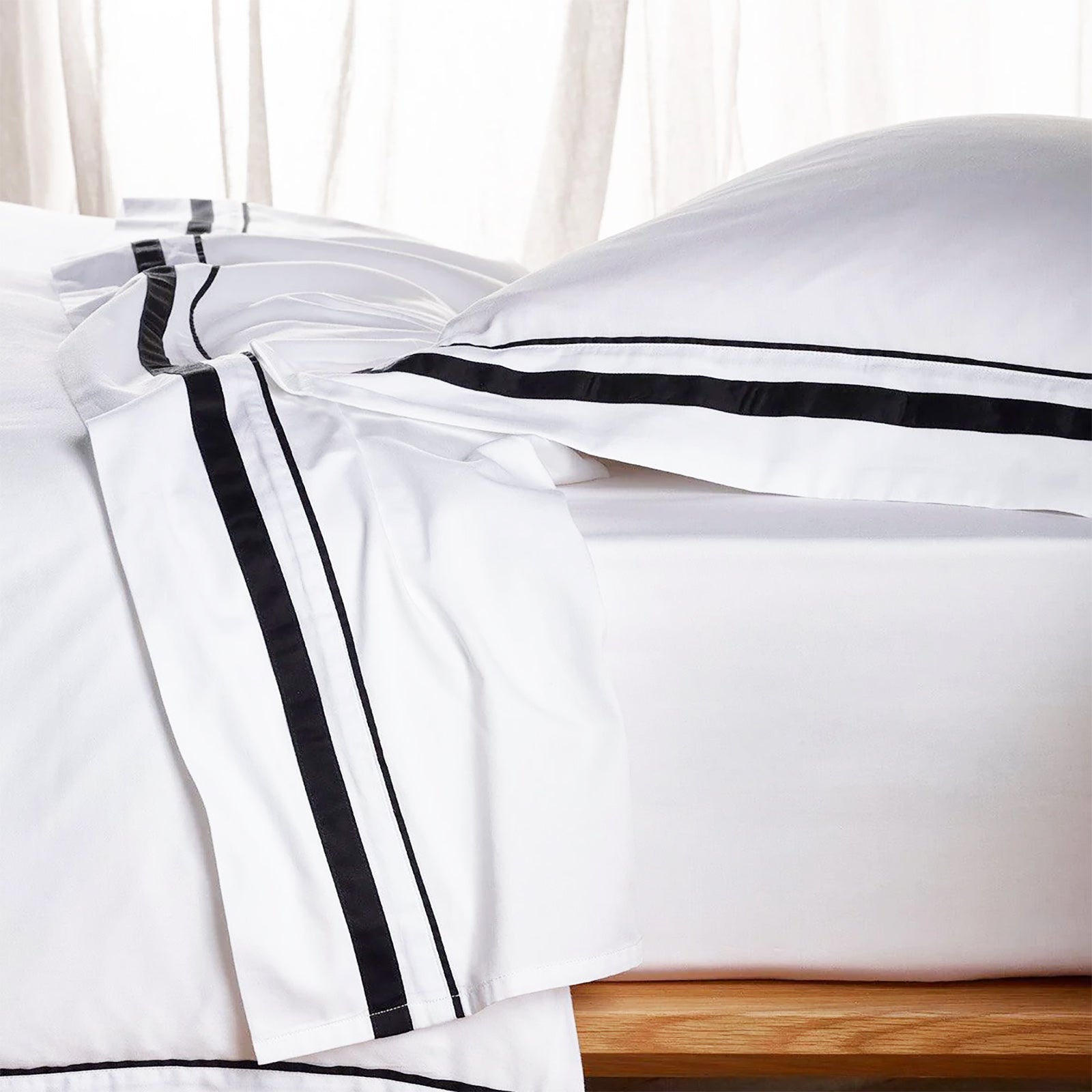 Renee Taylor Cloud 1000 TC Egyptian Cotton Sheet sets Deep Queen White Charcoal