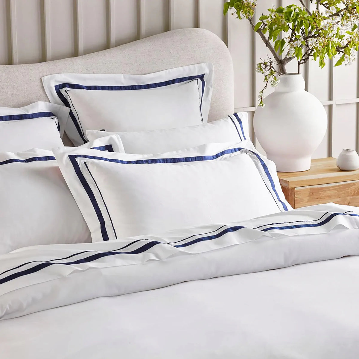Renee Taylor Cloud 1000 TC Egyptian Cotton European Pillowcase - White Navy