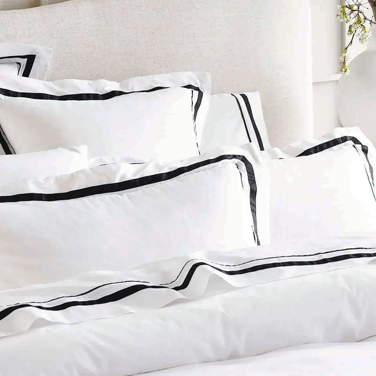 Renee Taylor Cloud 1000 TC Egyptian Cotton European Pillowcase - White Charcoal