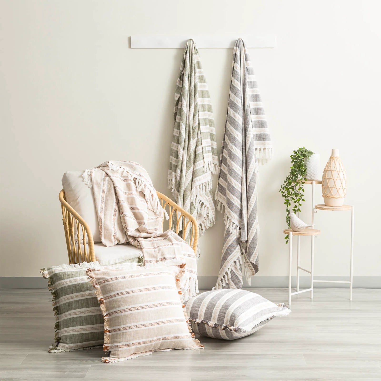 Renee Taylor Como Stone Washed Yarn-Dyed Stripe Throw 130 x 170 cms Onyx