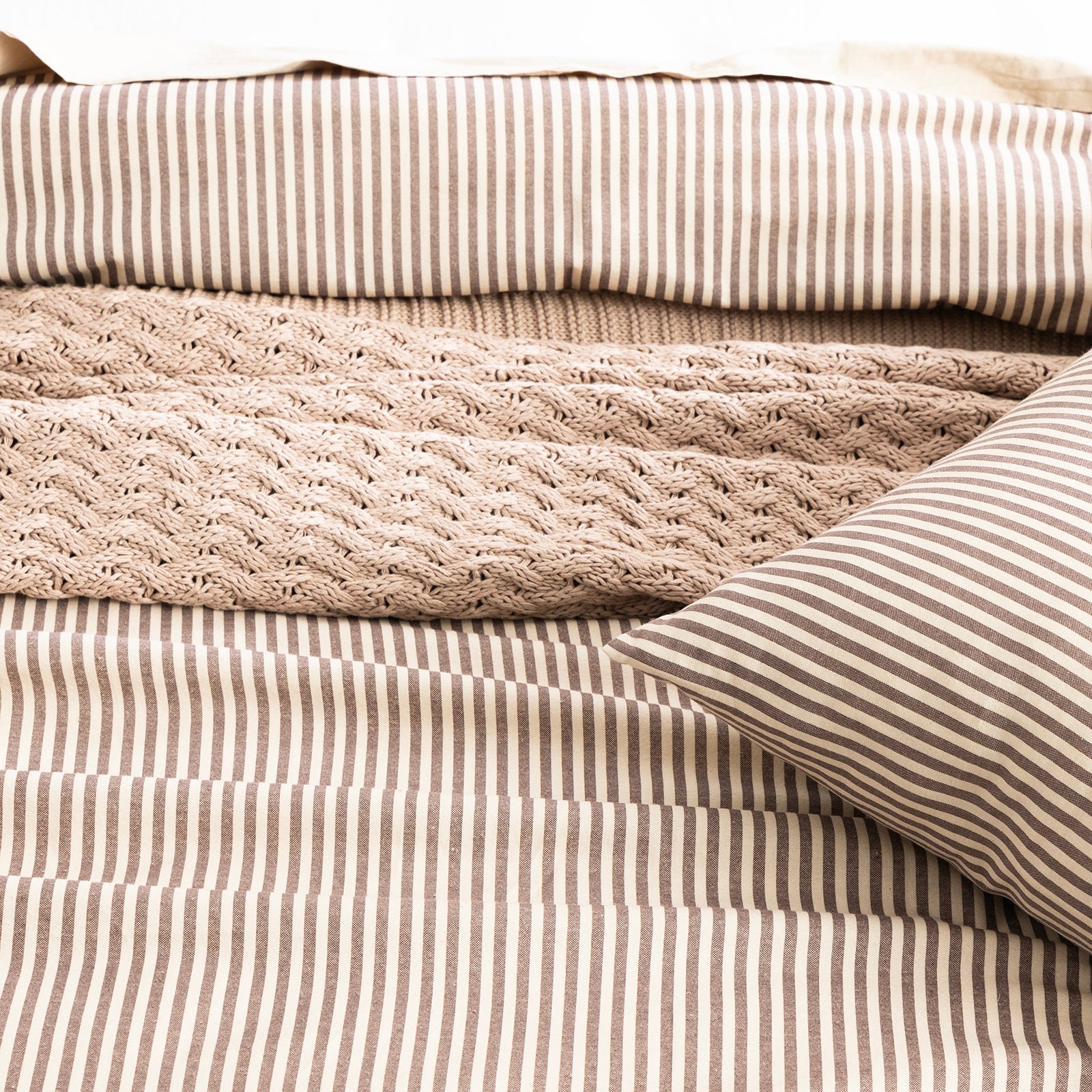 Park Avenue 175 GSM Egyptian Cotton Flannelette Quilt Cover Set Super King Vintage Stripe