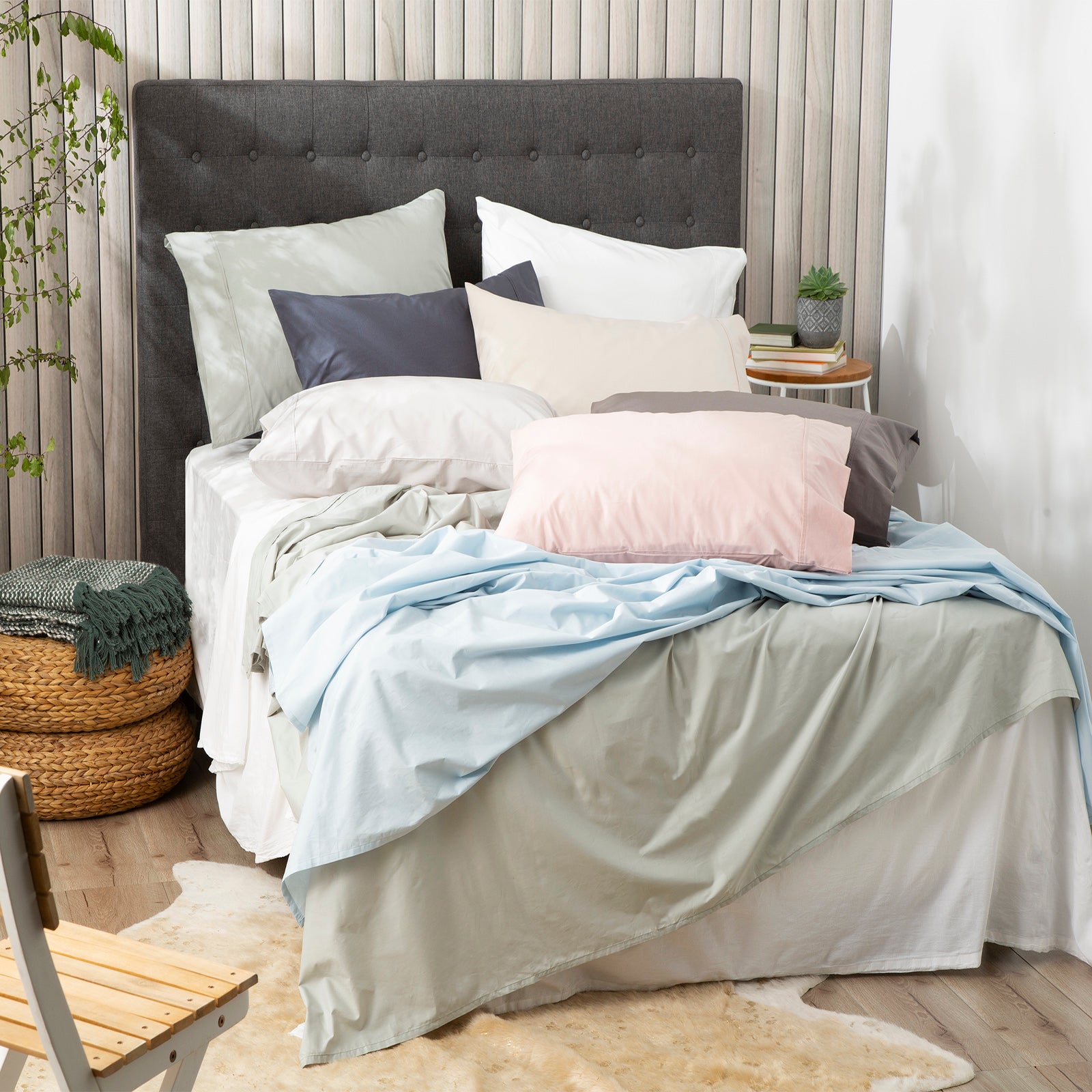 Renee Taylor 300 Thread Count 100 % Organic Cotton Sheet sets Mega Queen Moonbeam